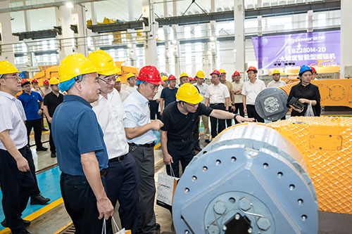 Twin Stars Shine Over the Coal Sea! Chuangli Group Launches Groundbreaking Steep-Gradient Roadheader and High-Speed Shearer --- EBZ280M-2D Roadheader & MG1100/2950-WD Shearer New Product Launch Event (图9)