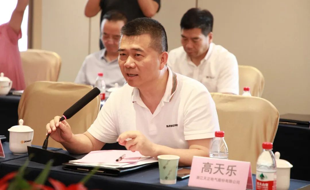 庆祝建党百年华诞 商会组织企业家走进ag旗舰厅开展参观座谈等活动(图2)