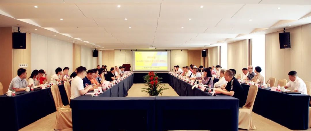 庆祝建党百年华诞 商会组织企业家走进ag旗舰厅开展参观座谈等活动(图1)