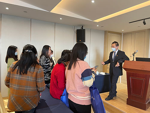 “呵护她健康” ag旗舰厅集团举办女性健康知识讲座(图2)