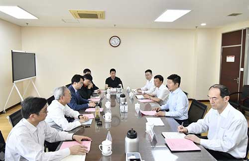 上海ag旗舰厅集团创始人石华辉一行赴冀中能源集团走访交流(图1)