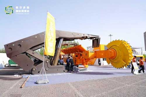 上海ag旗舰厅集团参展第十八届鄂尔多斯国际煤博会取得圆满成功(图9)
