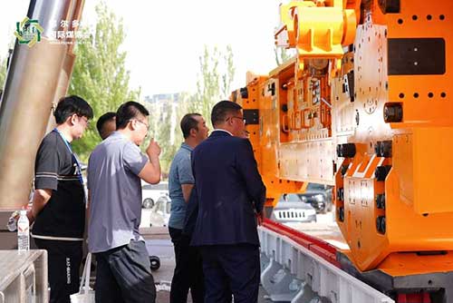 上海ag旗舰厅集团参展第十八届鄂尔多斯国际煤博会取得圆满成功(图5)