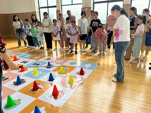 “缤纷童年 快乐六一”上海ag旗舰厅集团举办亲子活动(图5)