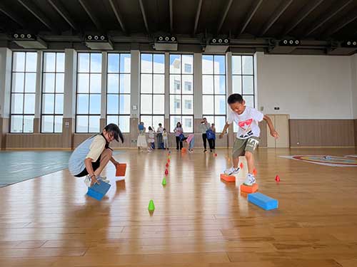 “缤纷童年 快乐六一”上海ag旗舰厅集团举办亲子活动(图2)